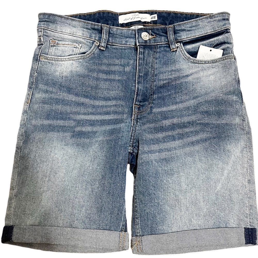H&M NWT Lightwash Roll Cuff 7” Denim Bermuda Shorts Mid Rise Blue Size 6